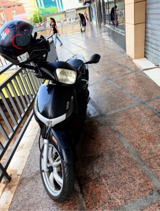 Moto Scooter Negra