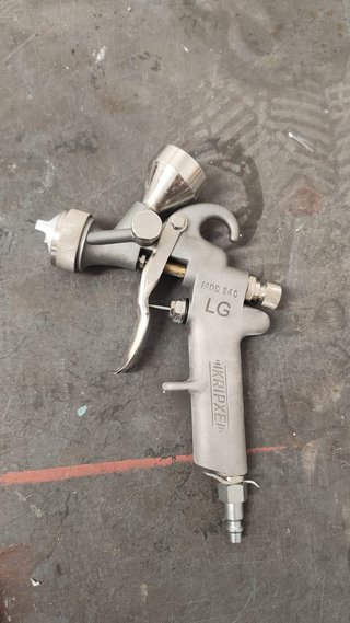 Pistola pintura pared