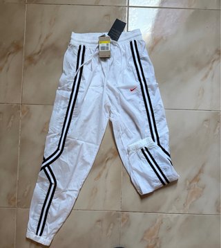 Pantalón jogger Nike DNA Crossover blanco