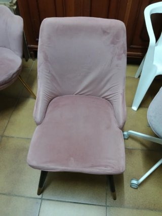 Silla rosa de terciopelo