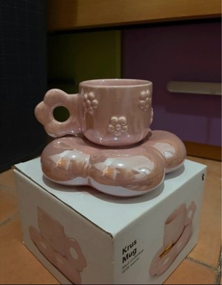 Taza y plato flor rosa