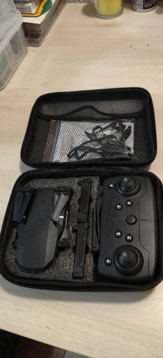 Dron Plegable E-88 con Control Remoto