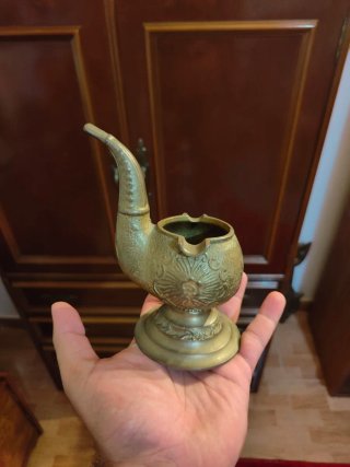 Cenicero de Bronce con Forma de Pipa