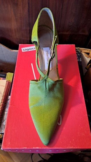Zapatos de tacón Pilar Burgos verdes