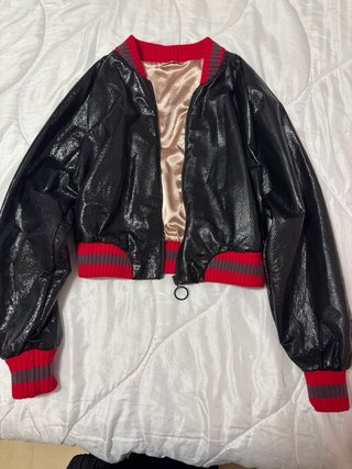 Cazadora Zara Charol Negra Talla S