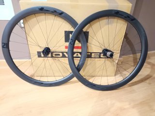 Ruedas carretera Novatec R4 carbón disc