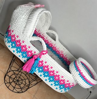 Cuna de bebé artesanal de crochet