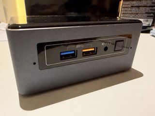 Intel NUC i5-7260u 4GB RAM 240GB SSD
