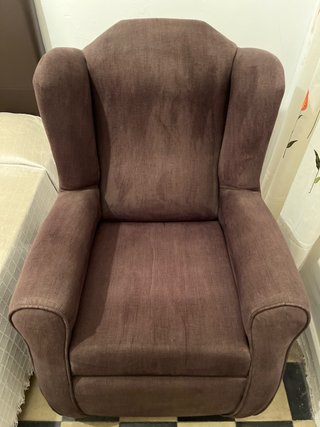 Butaca marrón patas madera 72x62x102