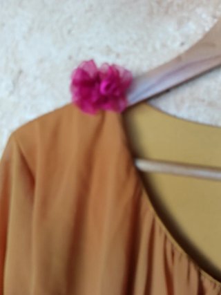 Vestido Largo Amarillo con Detalles Florales