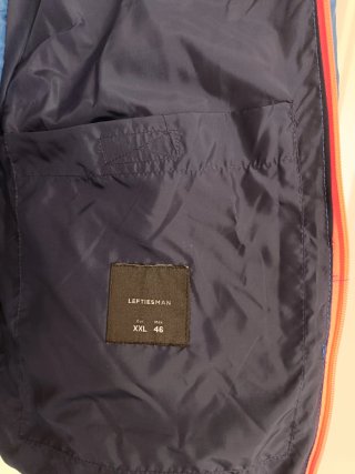 Chaqueta Acolchada Con Capucha Hombre. Talla XXL