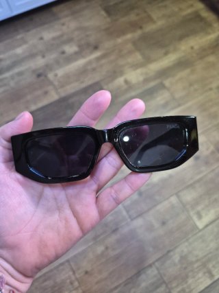 Gafas de sol Prada negras