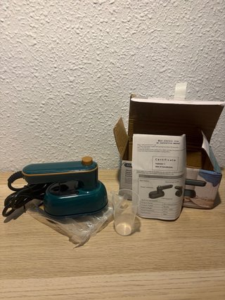 Mini Plancha Eléctrica de Viaje YB-005