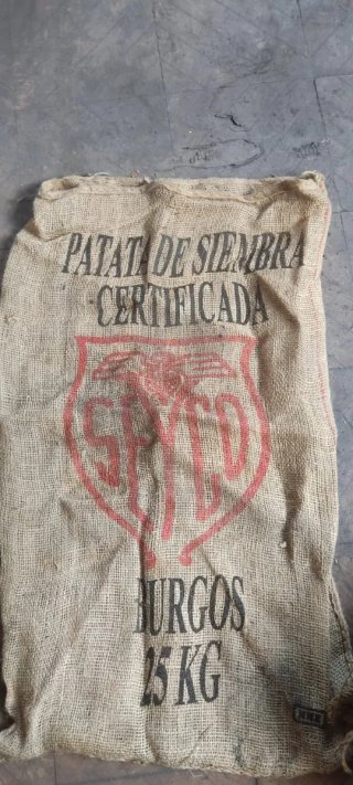 Sacos  de esparto antiguos para decoración