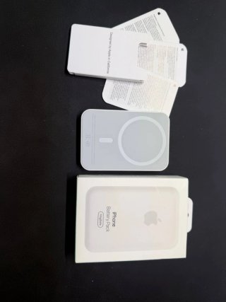 Apple MagSafe Battery Pack iPhone
