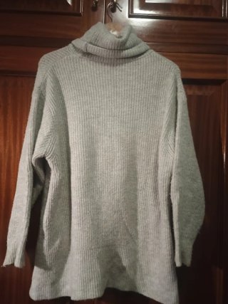 Jersey largo / vestido de punto gris claro con c