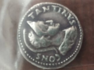 Moneda antigua Constantino