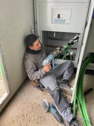 Electricista profesional.