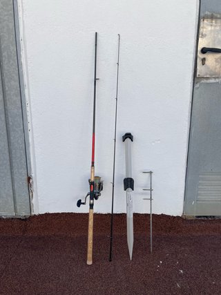 Caña de pescar Shimano DX 240H con carrete Daiwa