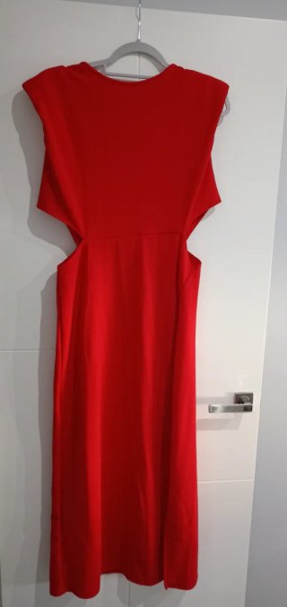 Vestido Rojo con Hombreras