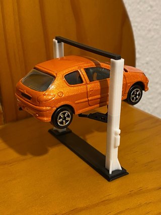 Elevador escala 1/64