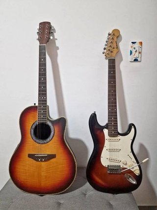 Set di 2 Chitarre: Elettrica ed Elettroacustica