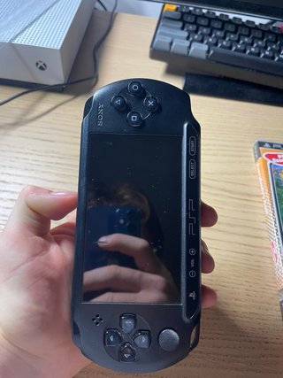 Lotto PSP Sony + 6 giochi