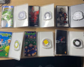 Lotto PSP Sony + 6 giochi