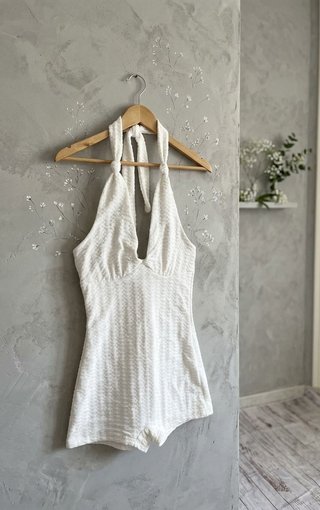 Mono Corto Blanco Textura Gofrada Halter Talla S
