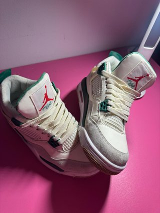 Zapatillas Jordan 4 Crema y Verde