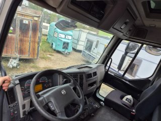 Camion volvo 240