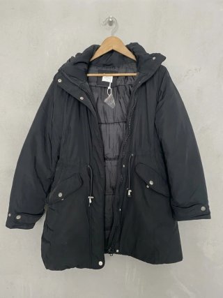 Abrigo negro Zara