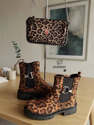 Set Bolso y Botas Guess Animal Print