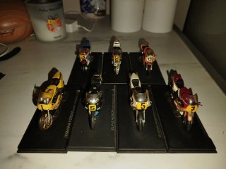 Lote de 7 Motos a Escala 1/24 Altaya