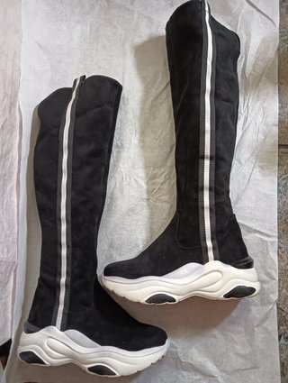 Botas Altas de Piel Negras