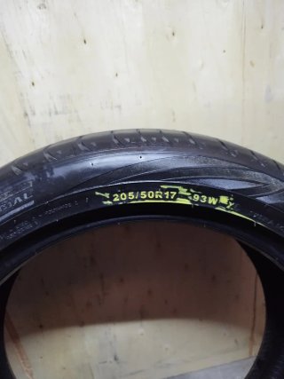 Neumático 205/50R17 93W