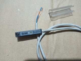 Sensor Magnético SMC D-Z73 con Soporte