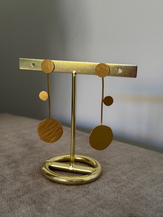Pendientes largos dorados