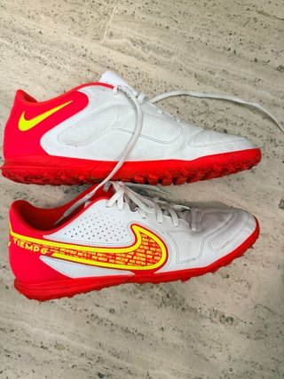 Zapatillas de fútbol Nike Tiempo. Talla 43