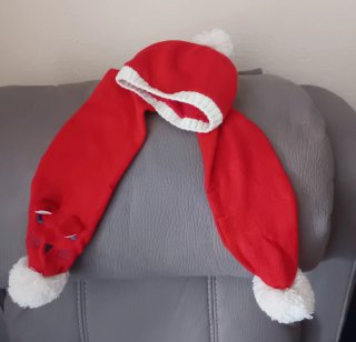 Gorro y bufanda de gato rojo