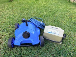 Robot Limpiafondos Bluek