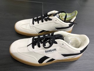 Zapatillas Reebok Blancas y Negras
