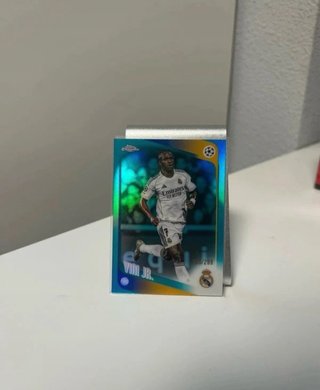Carta Topps Chrome Vinícius Jr. Numerada /299