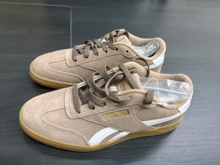 Zapatillas Reebok Marrón y Blanco
