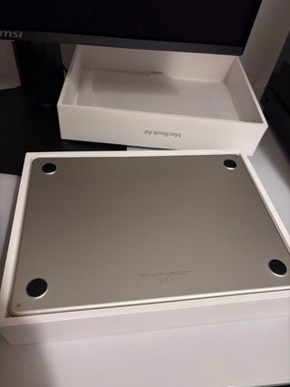 MacBook Air M3 13” 16GB RAM