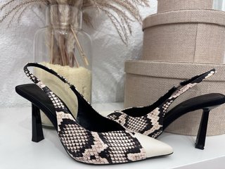 Zapatos de tacón Zara efecto serpiente