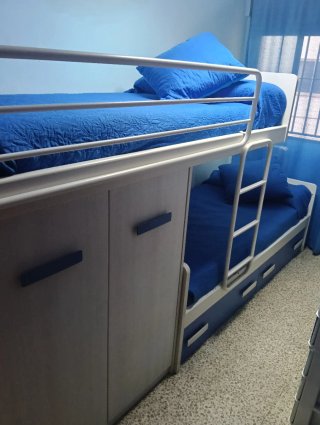 Cama tren con armario y cajones