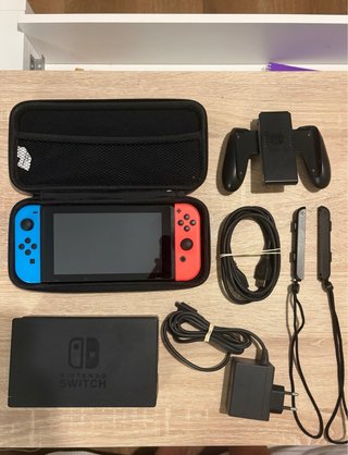 Nintendo Switch 32GB (Rojo y Azul)