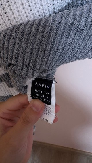 Jersey de rayas gris y blanco