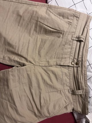 Pantalón chino beige